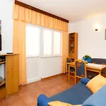 Apartment Vrsek *