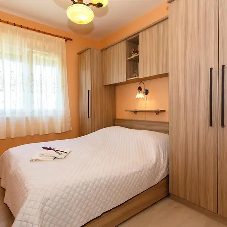 Apartament Vrsek Vrbnik (Primorje-Gorski Kotar)