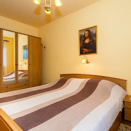 Vrsek Vrbnik (Primorje-Gorski Kotar)