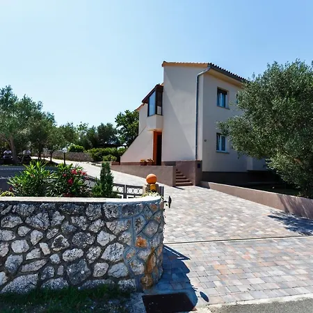 Vrsek * Vrbnik (Primorje-Gorski Kotar)